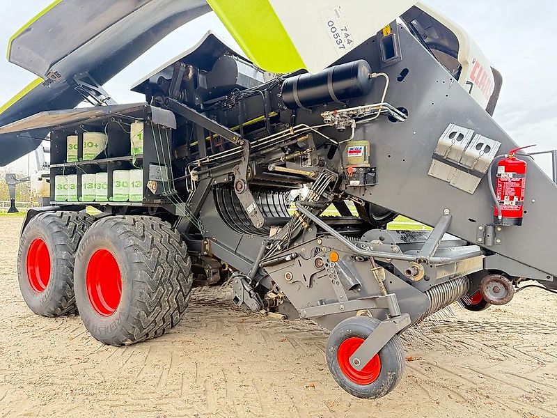 Claas Quadrant 3200 Rotocut Quaderballenpresse BigPack