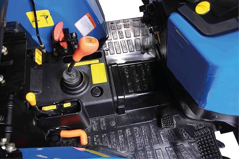 Solis 26 Seitenschaltung Frontlader Galaxy Pro Bereifung 4x4