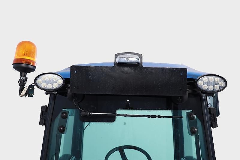 Solis 26 HST Kabine Kleintraktor / Ackerstollenbereifung 4x4