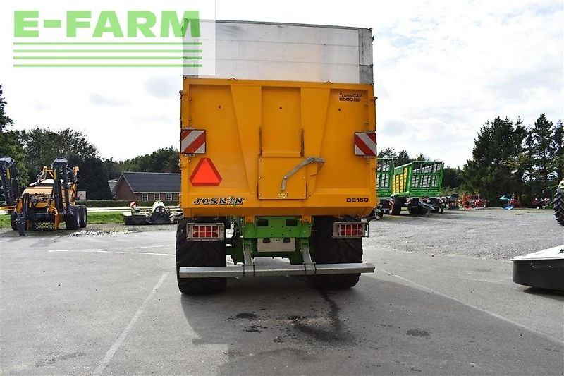 Joskin trans-cap 6500/22 bc150 aluminiumsoverbygningen kan tilkøbes.