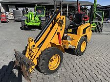 JCB 403 mit Euroaufnahme