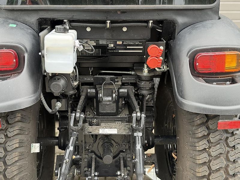 Solis 26 HST Kabine Panther (Black)