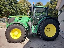 John Deere 6215R