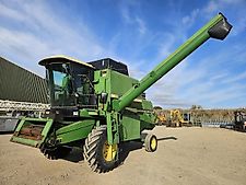 John Deere 1075 Combine Harvester