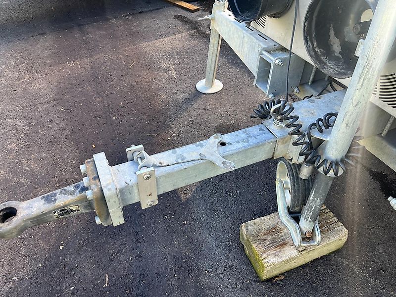 Perwolf Pumpenanhänger für Gülleverschlauchung