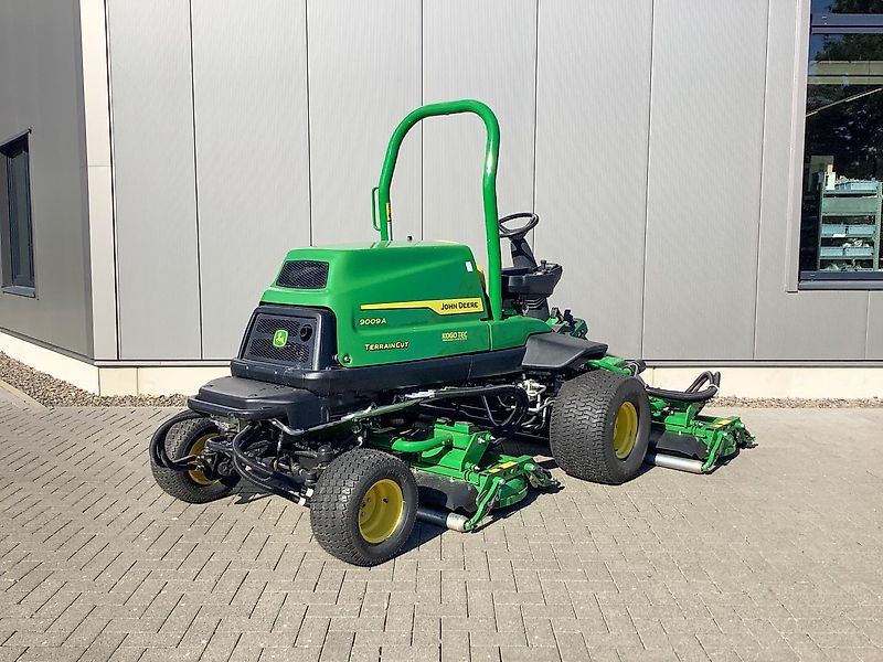 John Deere 9009A