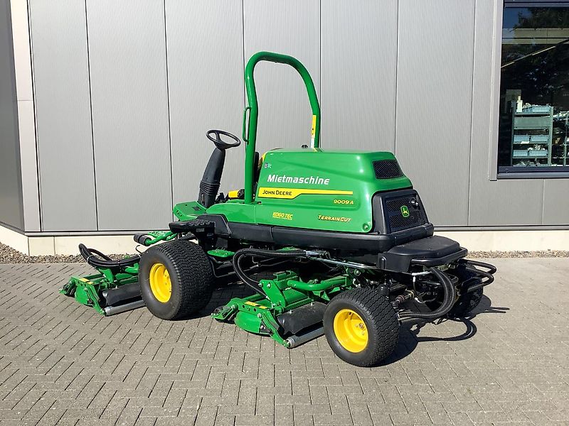 John Deere 9009A