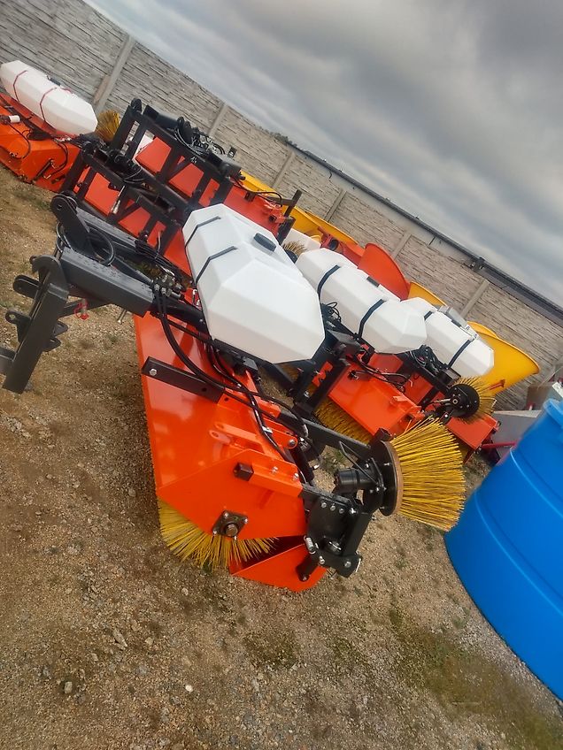 Metal-Technik 200cm mit Wasser und Seitenbesen