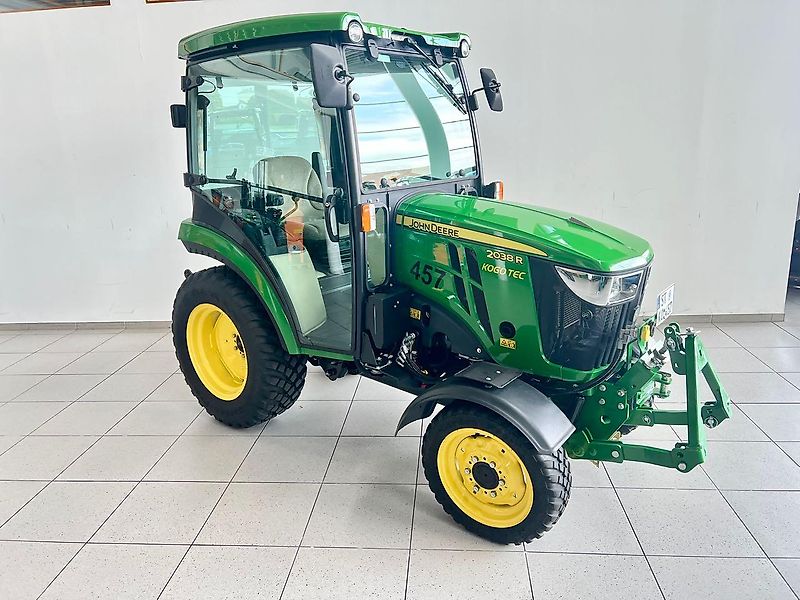 John Deere 2038R