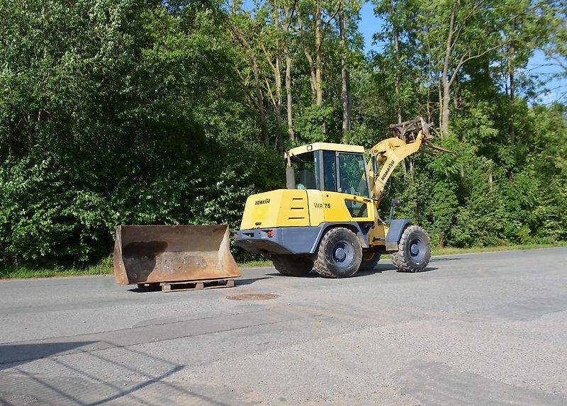 Komatsu WA75 5,3tn 4x4 ALLRAD HYDR. SCHNELLWECHSLER PALETTENGABEL Bj.1998