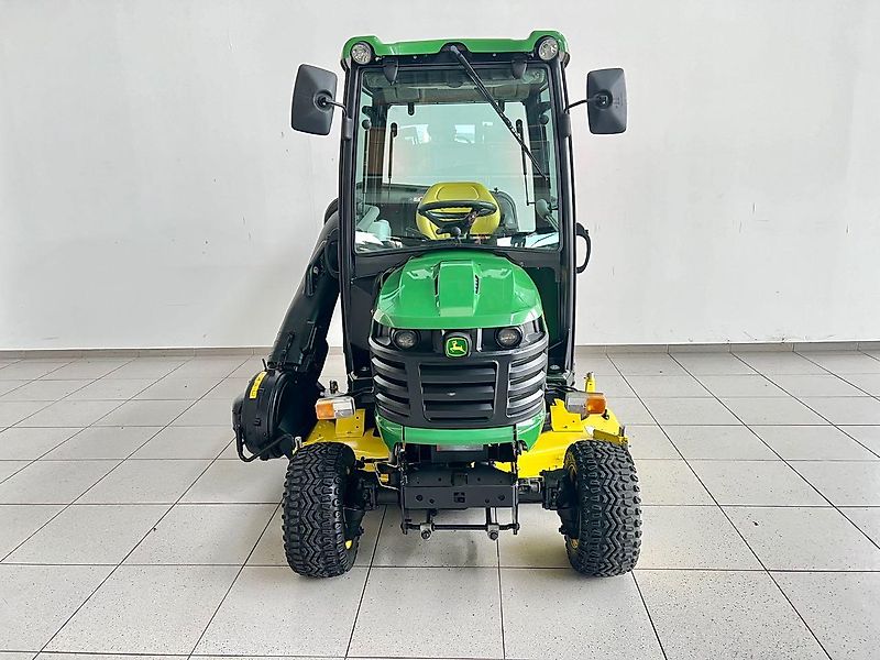 John Deere X758