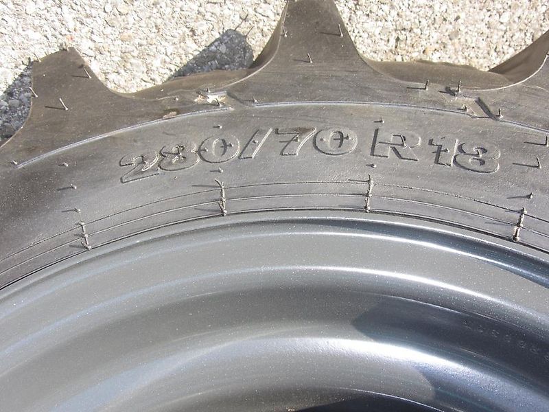 Branson Schlepper 2500 hL Radial-Bereifung inkl.Frontlader