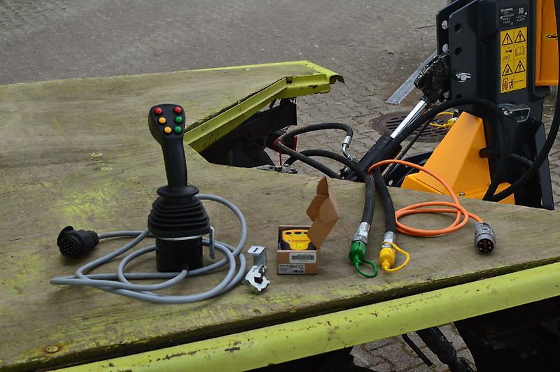 Uniforest Uniforest Scorpion Premium 3 Joy Rückezange mit Funkseilwinde