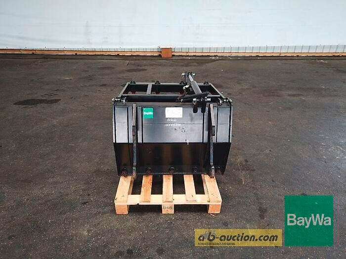 Giant GEBR. DUNG- UND SILAGEZANGE 90