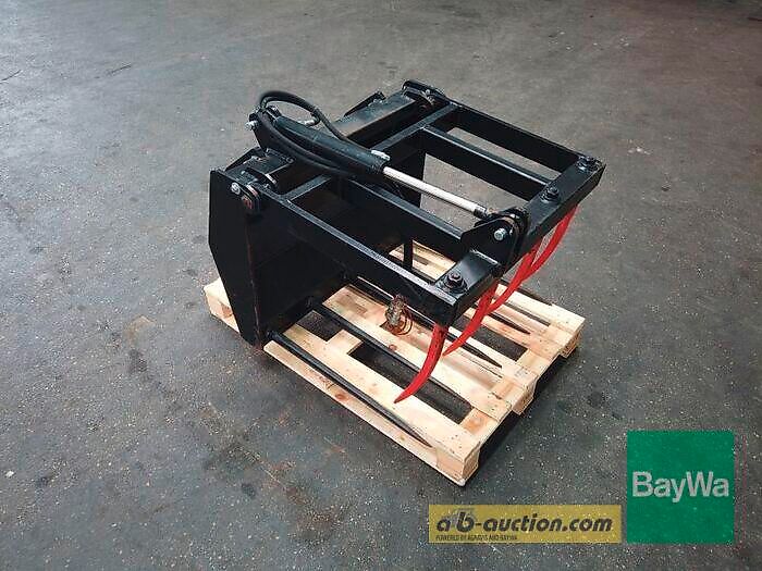 Giant GEBR. DUNG- UND SILAGEZANGE 90