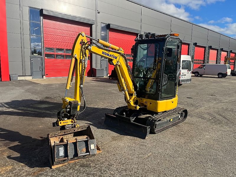 Komatsu PC 24 MR-5 / Engcon, 3 Kauhaa