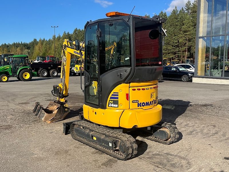 Komatsu PC 24 MR-5 / Engcon, 3 Kauhaa
