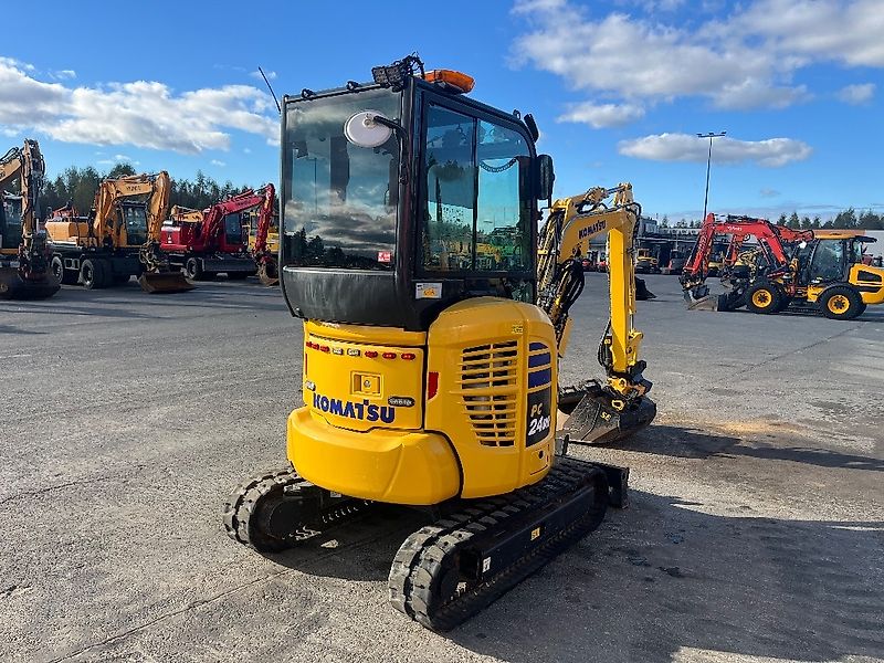 Komatsu PC 24 MR-5 / Engcon, 3 Kauhaa