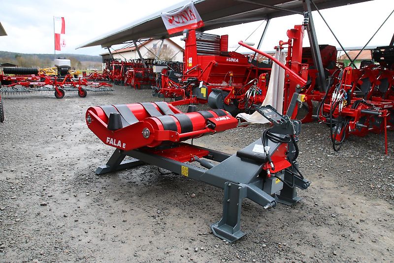 Unia FALA E Rundballen-Wickelgerät
