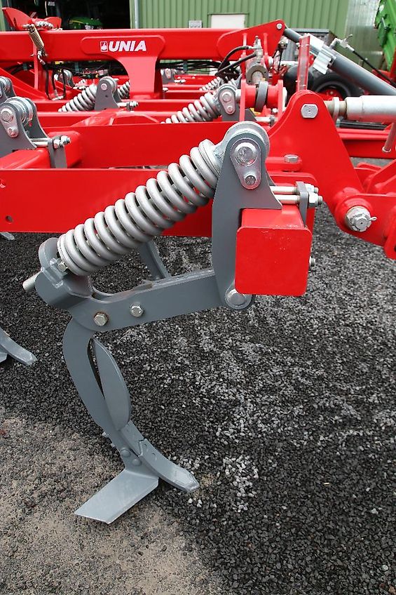 Unia Cross HP 6 vierbalkiger Flügelschargrubber Doppel U-Walze Auslösekraft 560kg
