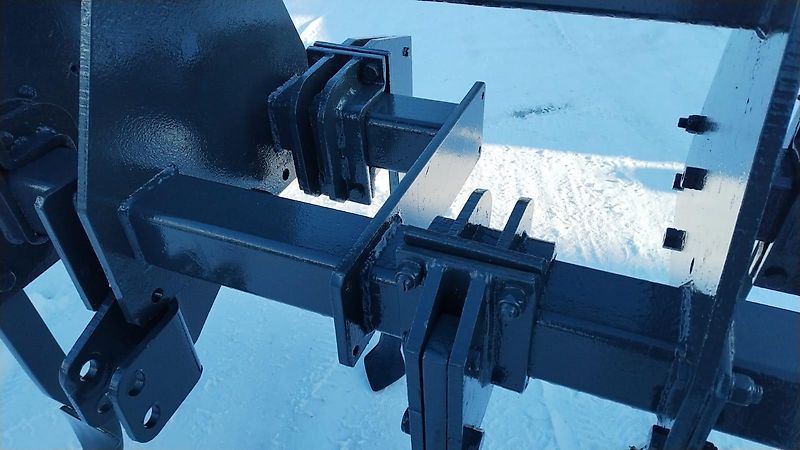 Lemken Frontgrubber 3 m Heckgrubber mit höhenverstellbaren Stützrädern Vorbaugrubber mit Zapfwellenanbaubock kein Amazone Tl mit 8 Grubberstilen geschraubt montiert 2 balkiger Kurzgrubber 3 m Arbeitsbreite