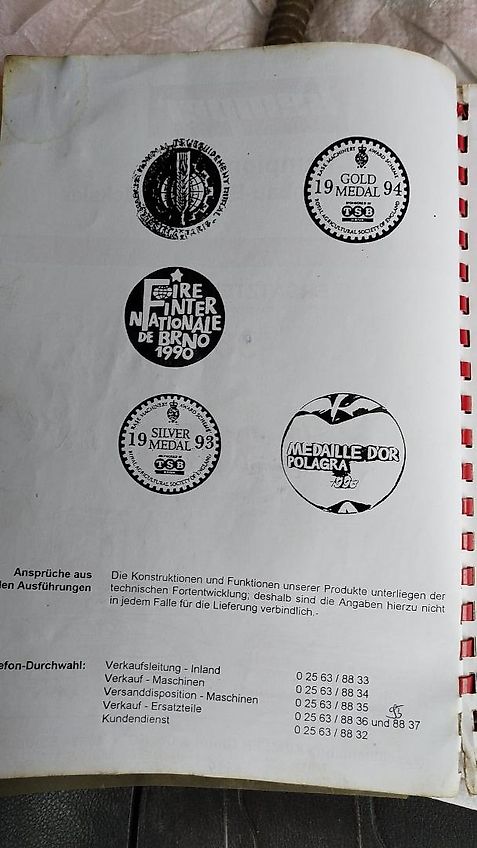 Kemper Kemper Champion 3000 Anbauhäcksler mit Halmteiler beidseitig Frontanbau Ideal für Systemfahrzeuge Claas Xerion