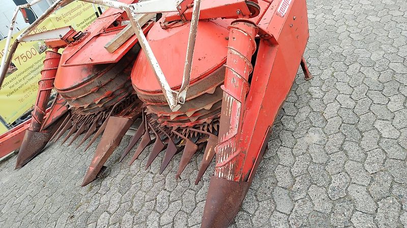 Kemper Kemper Champion 3000 Anbauhäcksler mit Halmteiler beidseitig Frontanbau Ideal für Systemfahrzeuge Claas Xerion