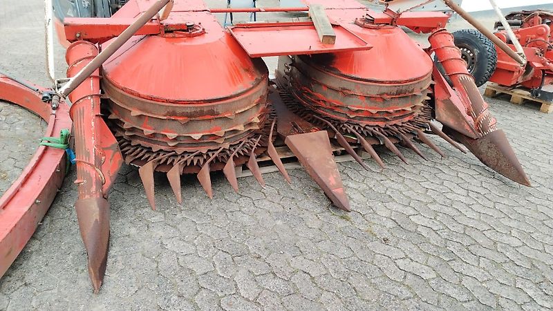 Kemper Kemper Champion 3000 Anbauhäcksler mit Halmteiler beidseitig Frontanbau Ideal für Systemfahrzeuge Claas Xerion