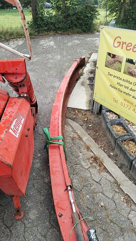 Kemper Kemper Champion 3000 Anbauhäcksler mit Halmteiler beidseitig Frontanbau Ideal für Systemfahrzeuge Claas Xerion