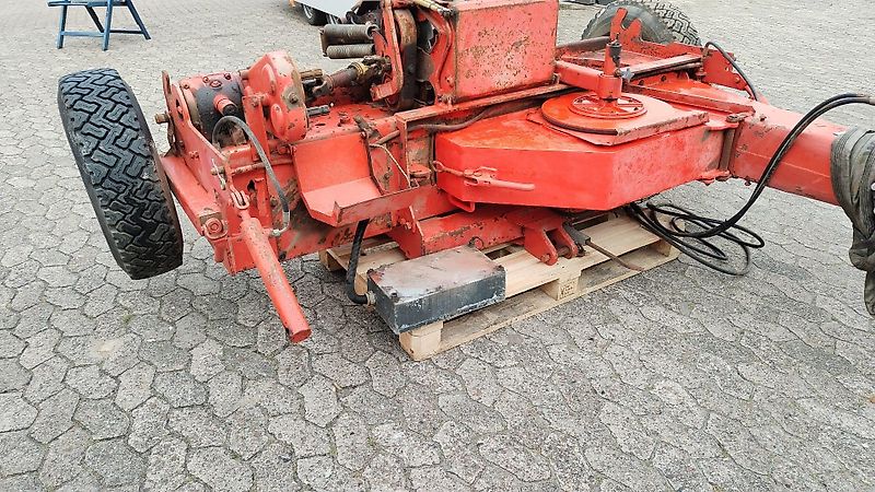 Kemper Kemper Champion 3000 Anbauhäcksler mit Halmteiler beidseitig Frontanbau Ideal für Systemfahrzeuge Claas Xerion