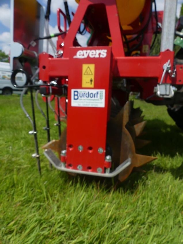 Evers Grasnarbenlüfter GB 250 mit Horganic Flüssigkeitssystem