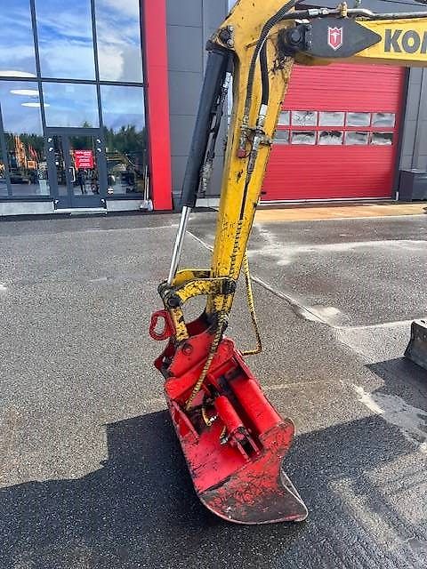 Komatsu PC 27 R-8 / Kallistuvakauha,Liitin