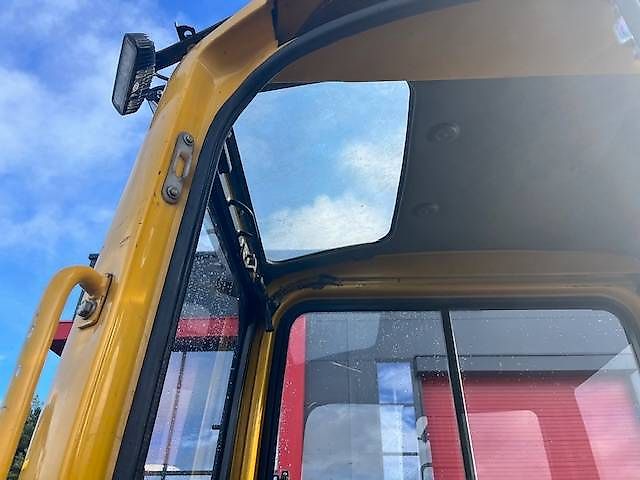 Komatsu PC 27 R-8 / Kallistuvakauha,Liitin