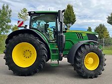 John Deere 6215R