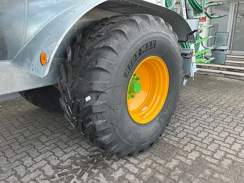 Joskin Modul2 11000 mit Joskin Start Schleppschuh 9m