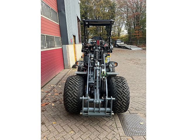 Giant G2700 X-TRA HD+