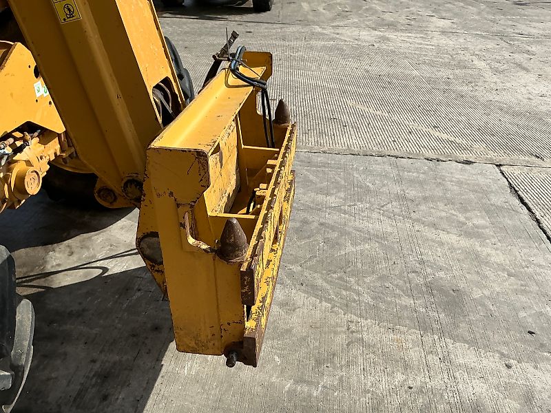 Caterpillar CAT to Pin &amp; Cone Convertor Headstock