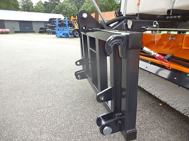 TALEX Kehrmaschine 2,3 Meter -NEU- Eco - Clean- 2,30 - Profi- mit Anbau an Schnellwechselaufnahme-