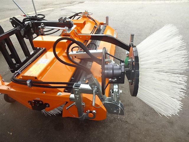 TALEX Kehrmaschine 2,3 Meter -NEU- Eco - Clean- 2,30 - Profi- mit Anbau an Schnellwechselaufnahme-