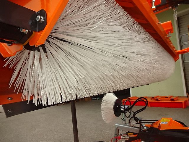 TALEX Kehrmaschine 2,3 Meter -NEU- Eco - Clean- 2,30 - Profi- mit Anbau an Schnellwechselaufnahme-