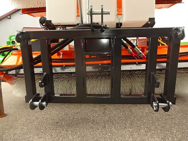 TALEX Kehrmaschine 2,3 Meter -NEU- Eco - Clean- 2,30 - Profi- mit Anbau an Schnellwechselaufnahme-