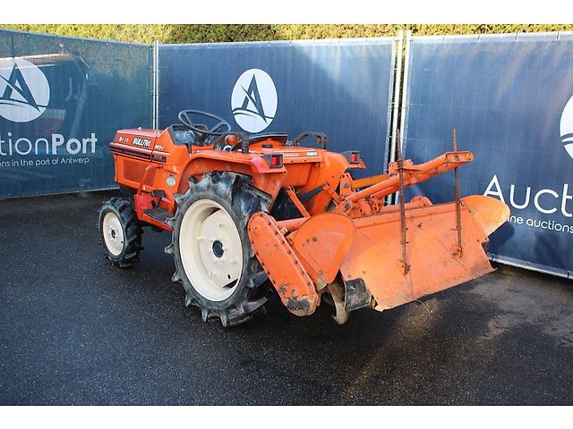 Kubota B1-17 Bulltra