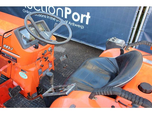 Kubota B1-17 Bulltra