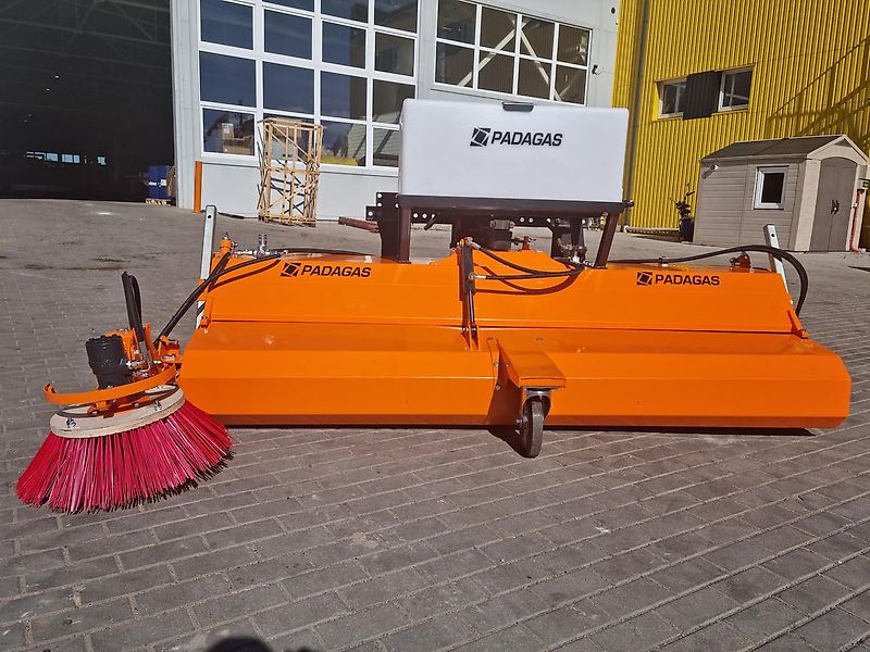 PADAGAS FOX H Kehrmaschine Hoflader Radlader Traktor