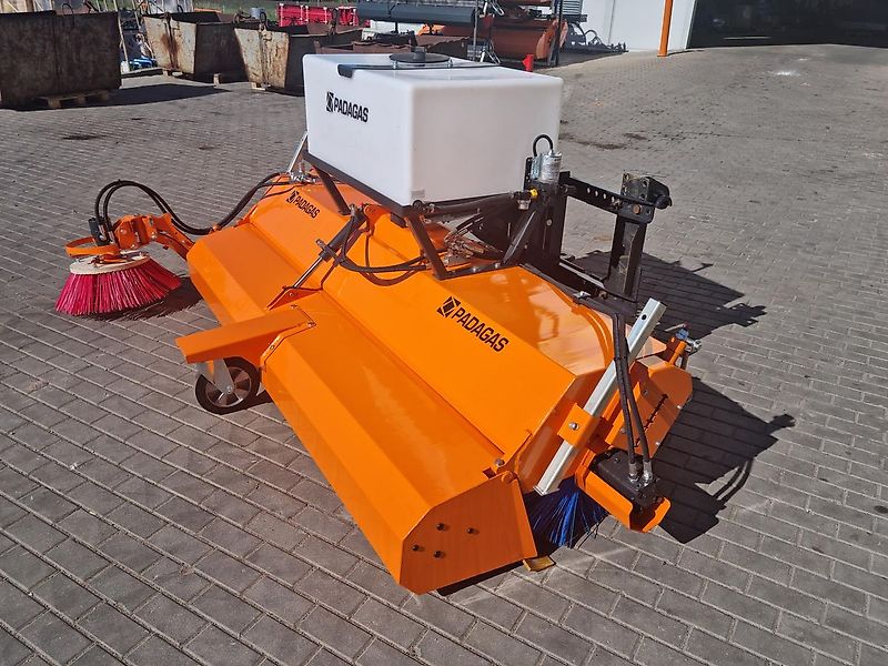 PADAGAS FOX H Kehrmaschine Hoflader Radlader Traktor