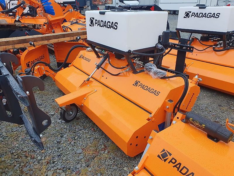 PADAGAS FOX H Kehrmaschine Hoflader Radlader Traktor