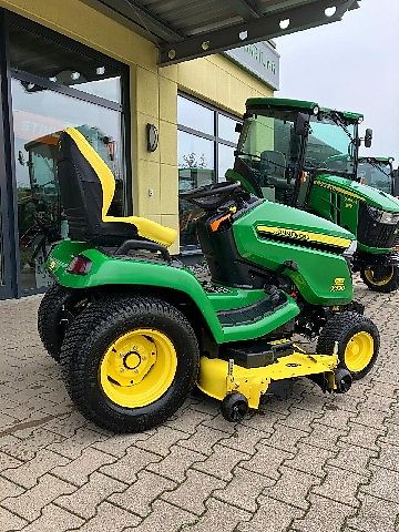 John Deere X590